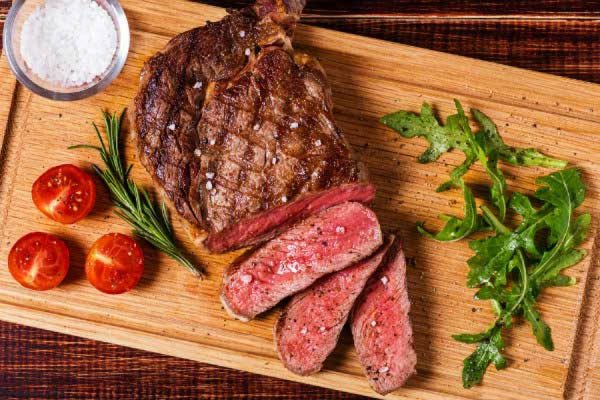 what ingredients are steak made from?
